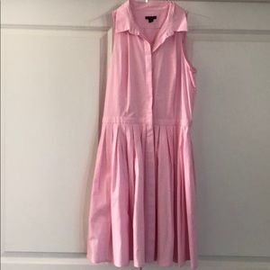 Pink sleeveless pleated dress